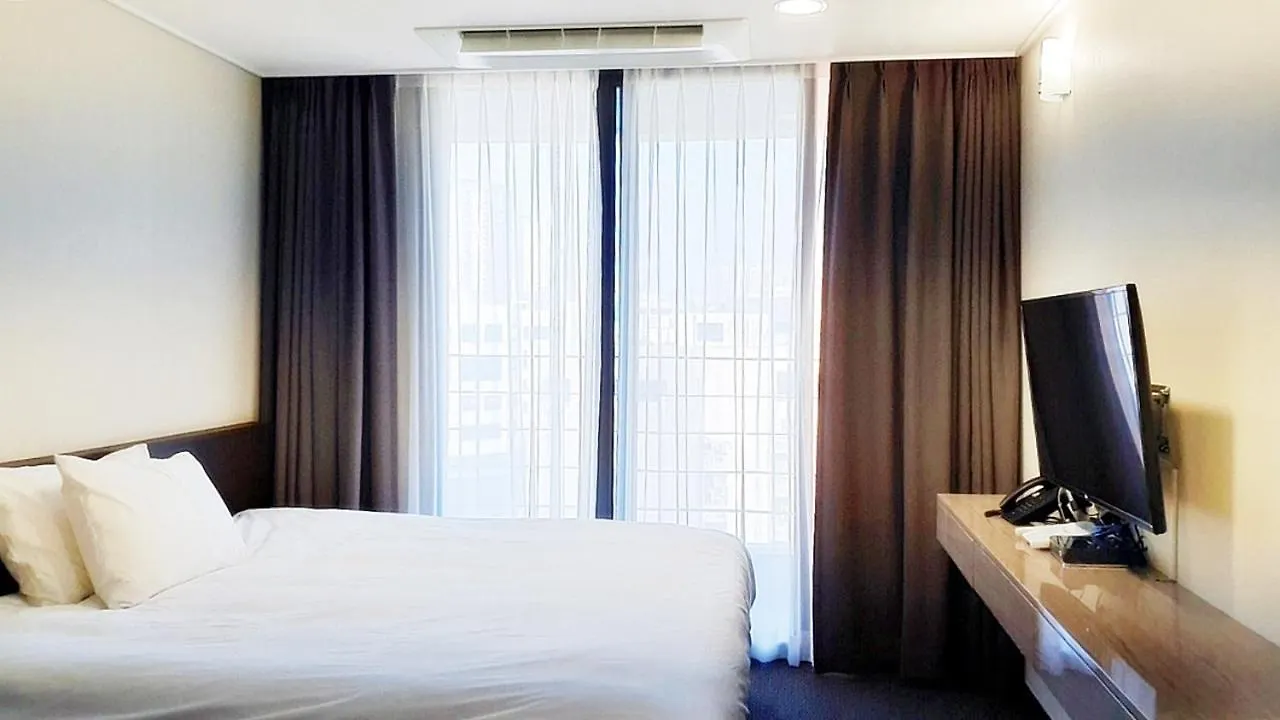 Riviera Incheon Airport Hotel 4*,