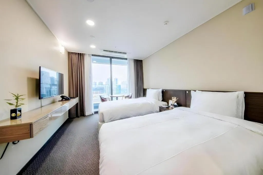 Riviera Incheon Airport Hotel 4*,