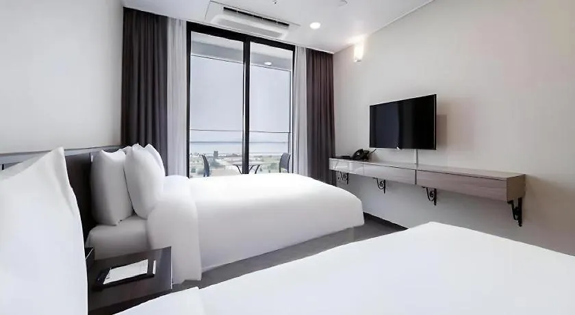 Riviera Incheon Airport Hotel 4*,